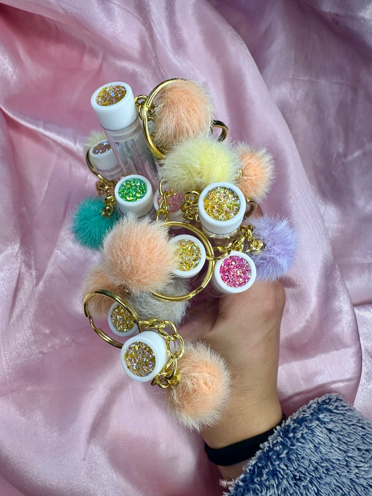 MINI POMPOM LASH WAND